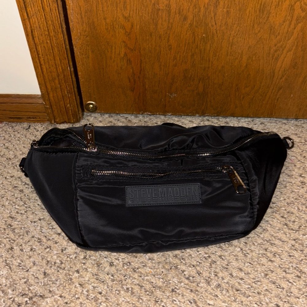 Steve Madden fanny pack